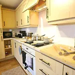 Pass The Keys New Modern, Central Jewellery Quarter Apartment